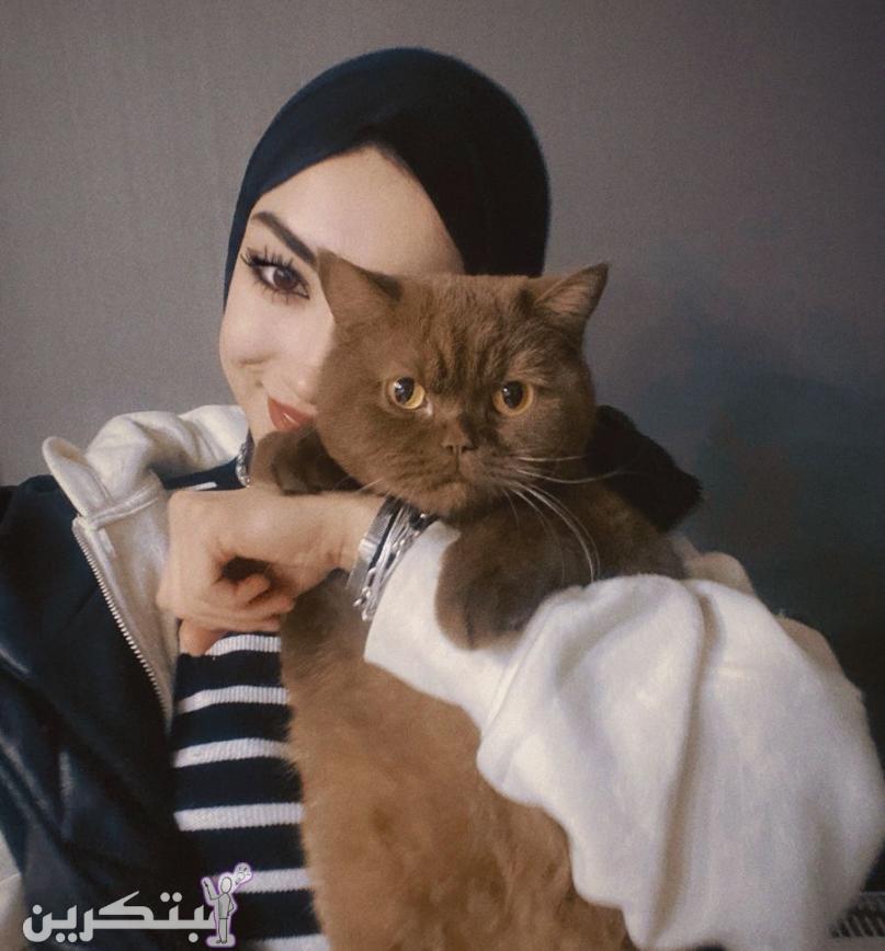 رمزيات بنات انستا محجبات فخمة جدا وجديدة! 5 رمزيات بنات انستا محجبات بنت تحمل قطة